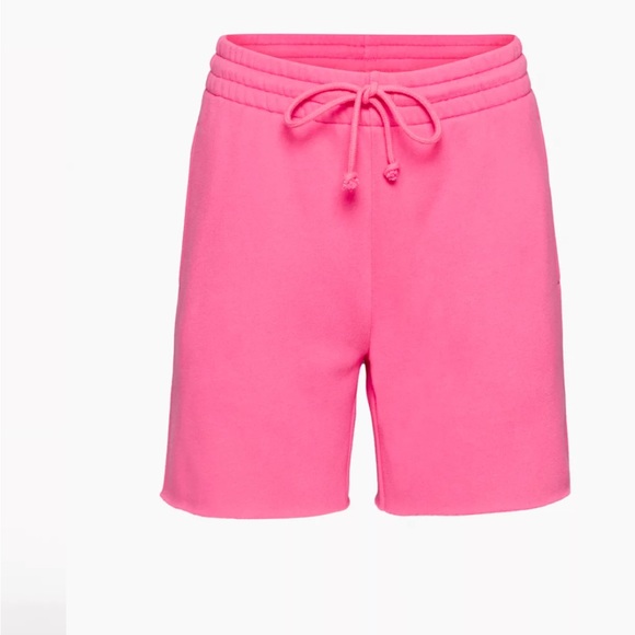 Aritzia, TNA COZY FLEECE BOYFRIEND 6" in Cosmo Pink - Picture 4 of 4